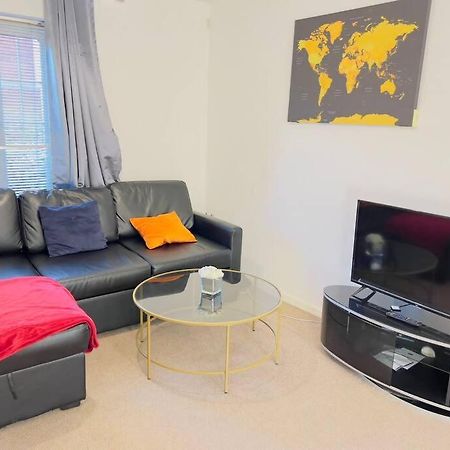 Starview Apartment-Vitoria Lexden Екстер'єр фото